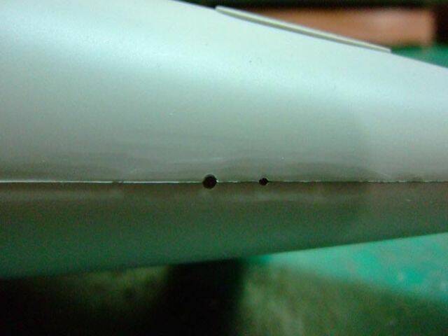 後潛降舵往前移7mm-這樣比較不會跟轉向舵卡到-我是參考別人的方式